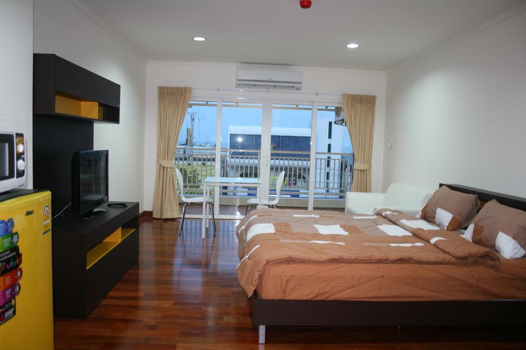Hua Hin Baanklang Condo By Petch Exterior photo